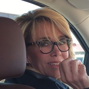 Meet your Posher, Gina